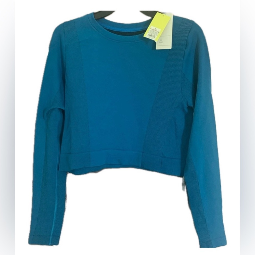 All In Motion Seamless Crop